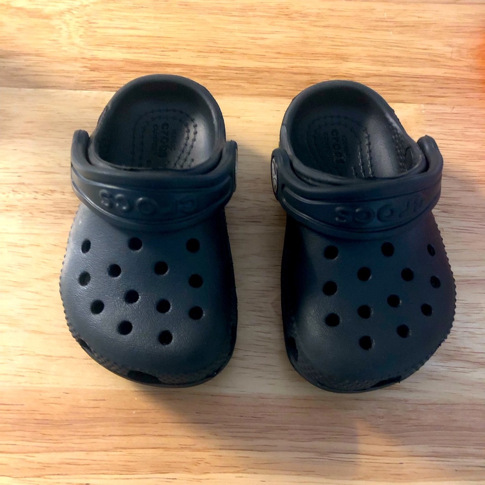 Toddler Black Crocs